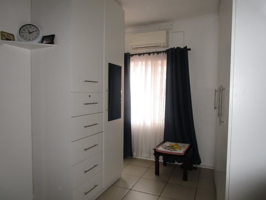 4 Bedroom Property for Sale in Lansdowne Western Cape